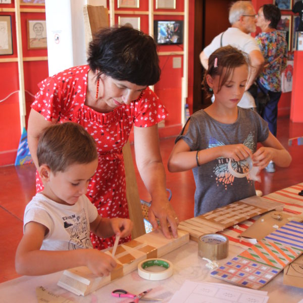 En famille au Musée International des Arts Modestes de Sète
