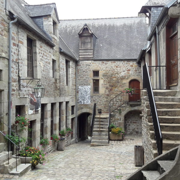 De la bassine au fuseau : l'artisanat de Villedieu-les-Poêles